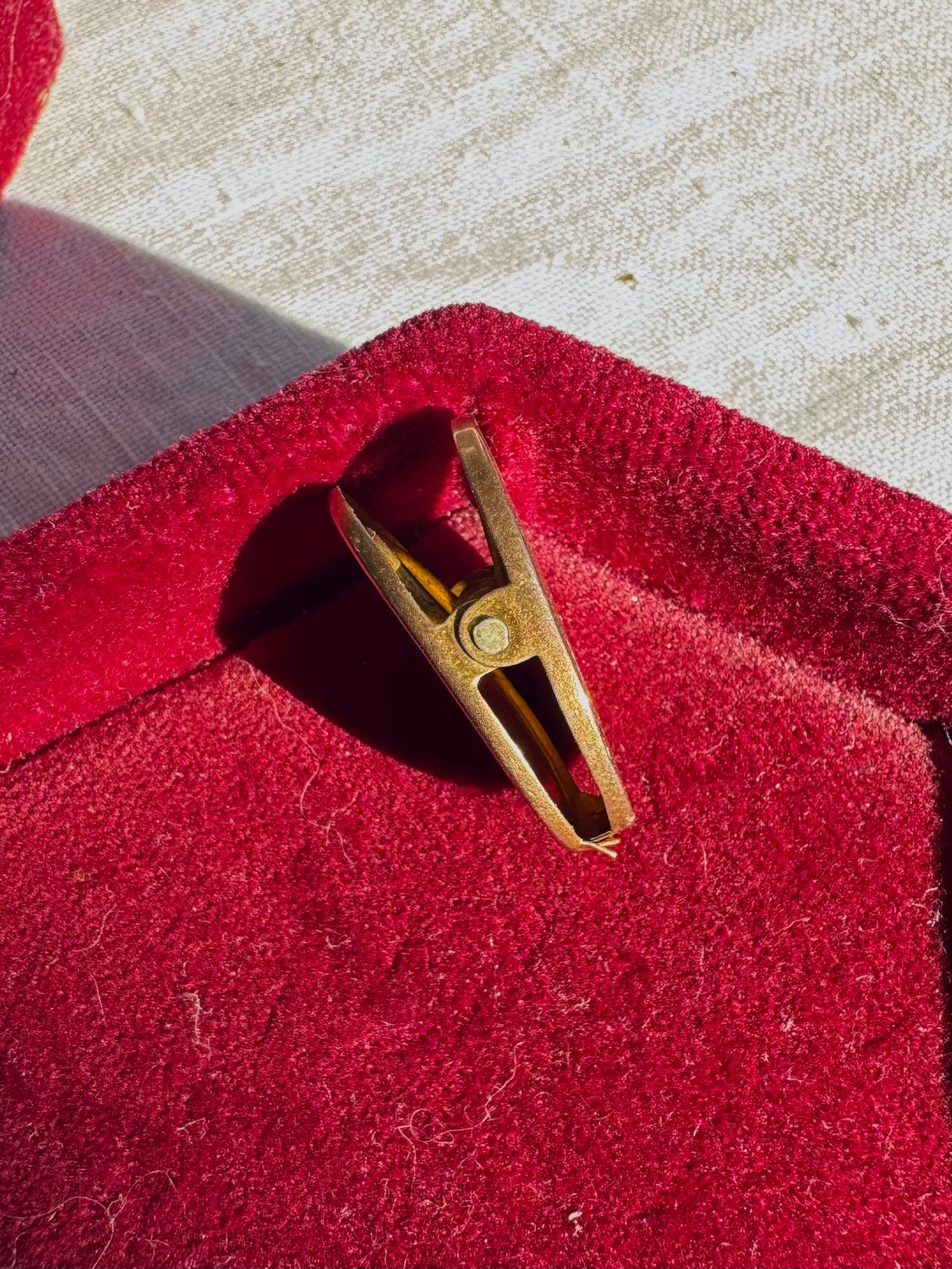 10k gold Victorian era clip